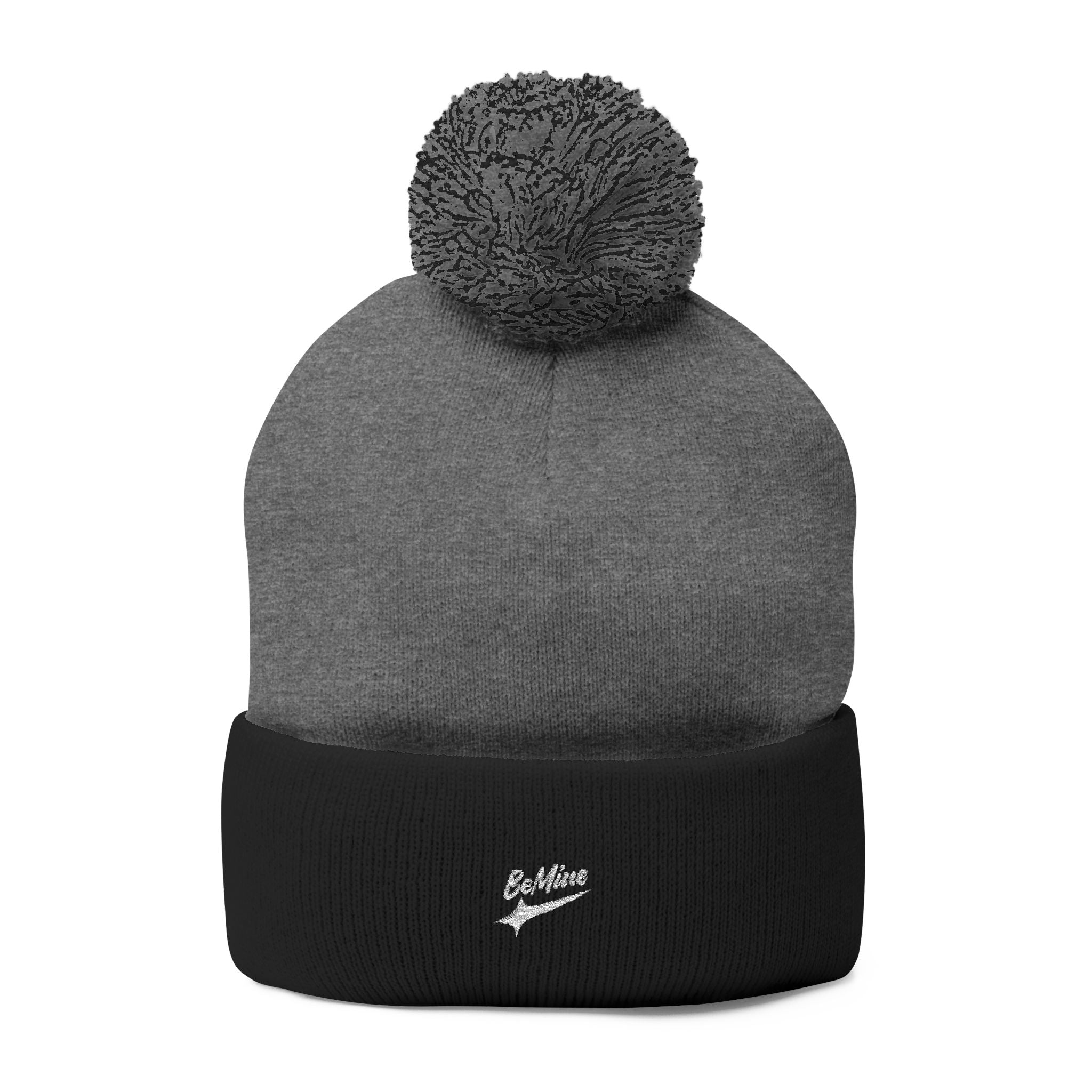 Bonnet tricoté à pompon brodé
